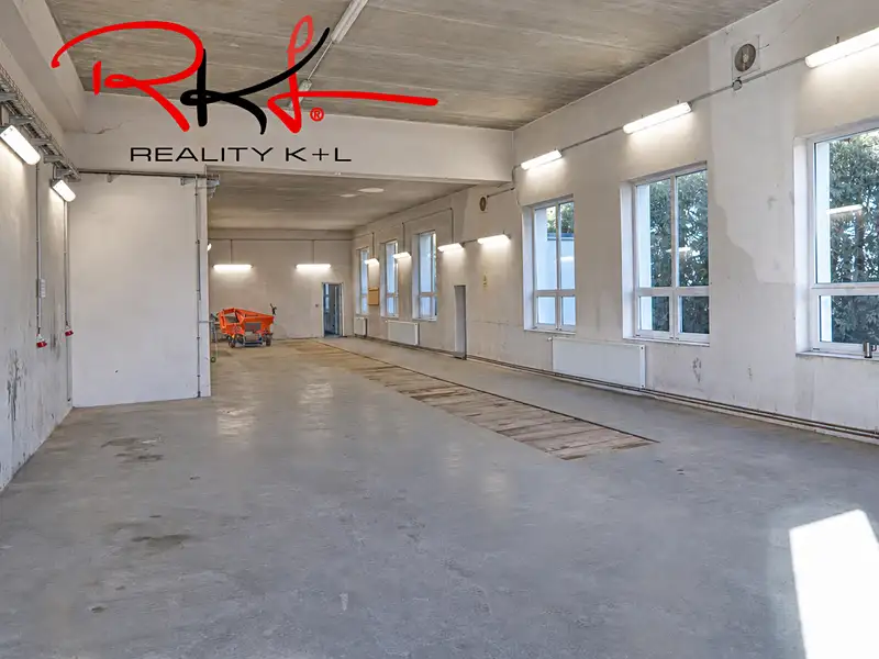 Pronájem komerční nemovitosti 198 m², Martiněves – náhled fotky 1