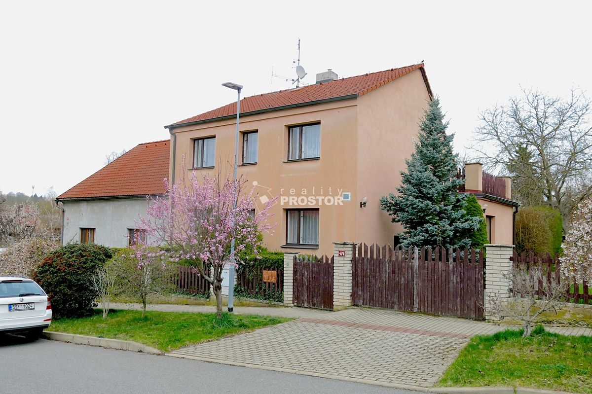 Prodej rodinného domu 174 m², pozemek 746 m²