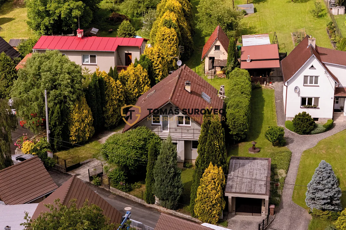 Prodej rodinného domu 190 m², pozemek 2327 m²