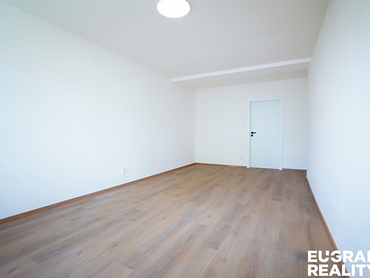 Prodej bytu 2+1, 50 m² (3 z 15)