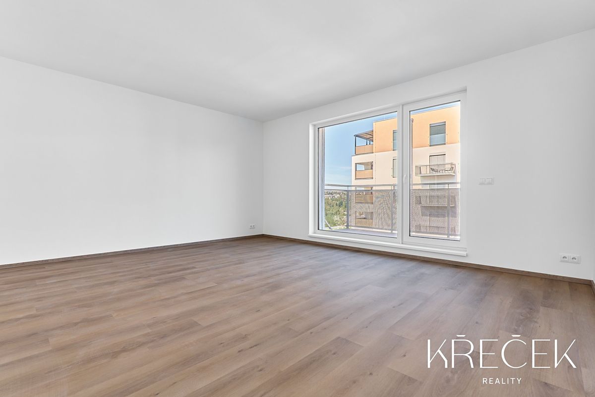 Pronájem bytu 1+kk 37 m² – fotografie 3