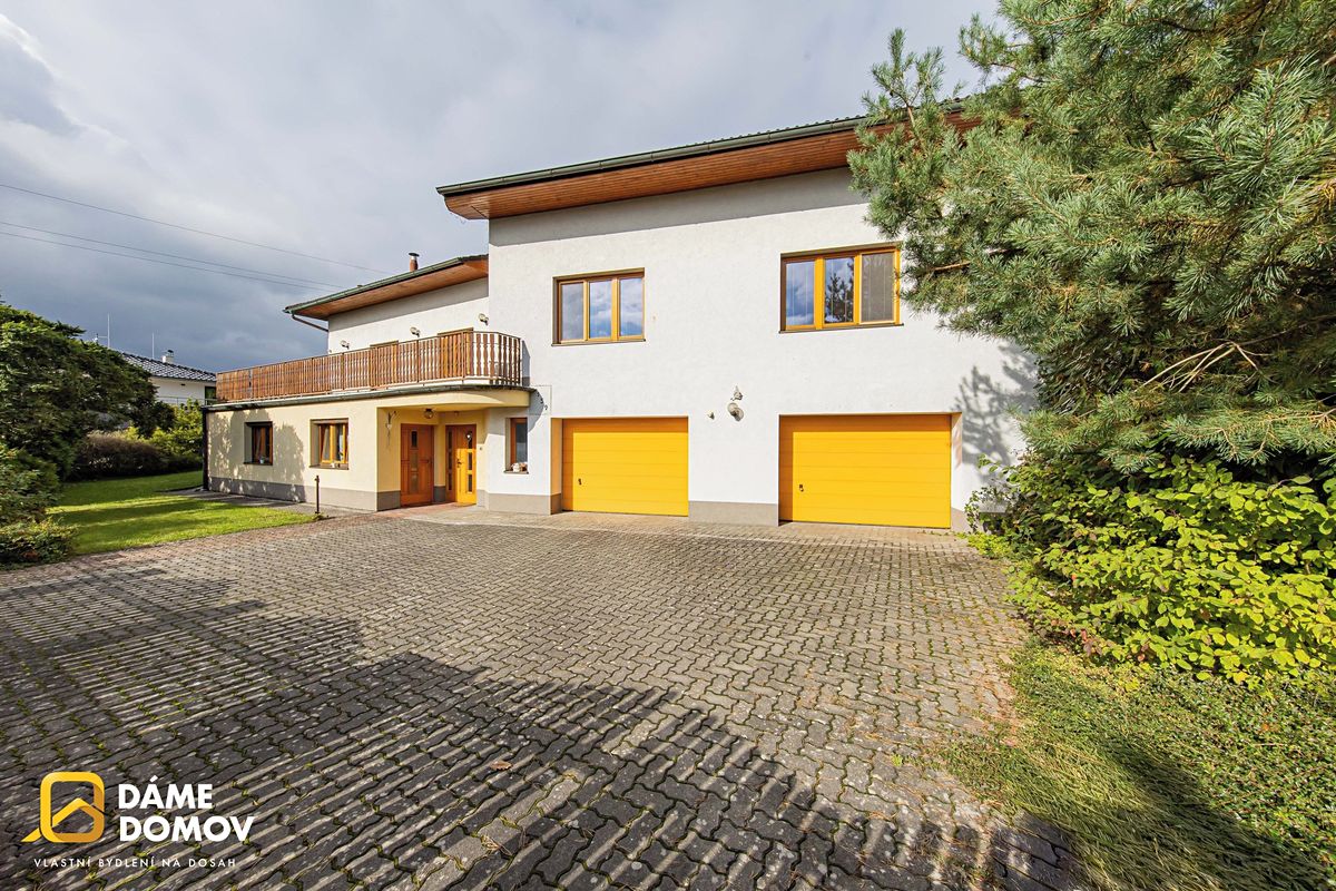 Prodej rodinného domu 581 m², pozemek 1164 m² – fotografie 2