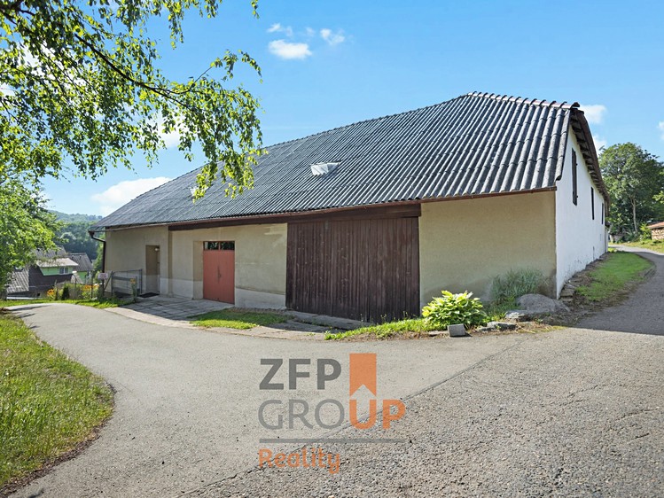 Haus zum Kauf, 300 m² (2 von 33)