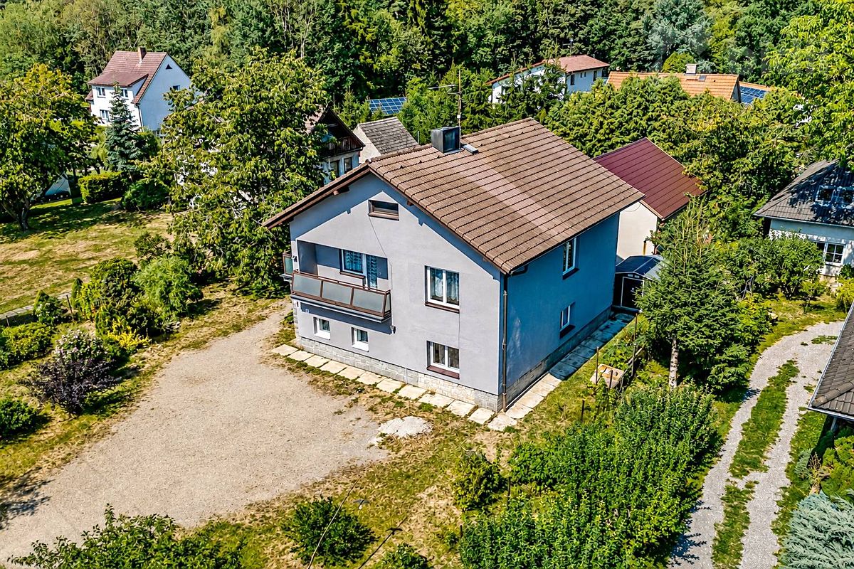 Prodej rodinného domu 170 m², pozemek 1417 m² – fotografie 2