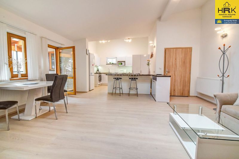 Pronájem bytu 3+kk 90 m²