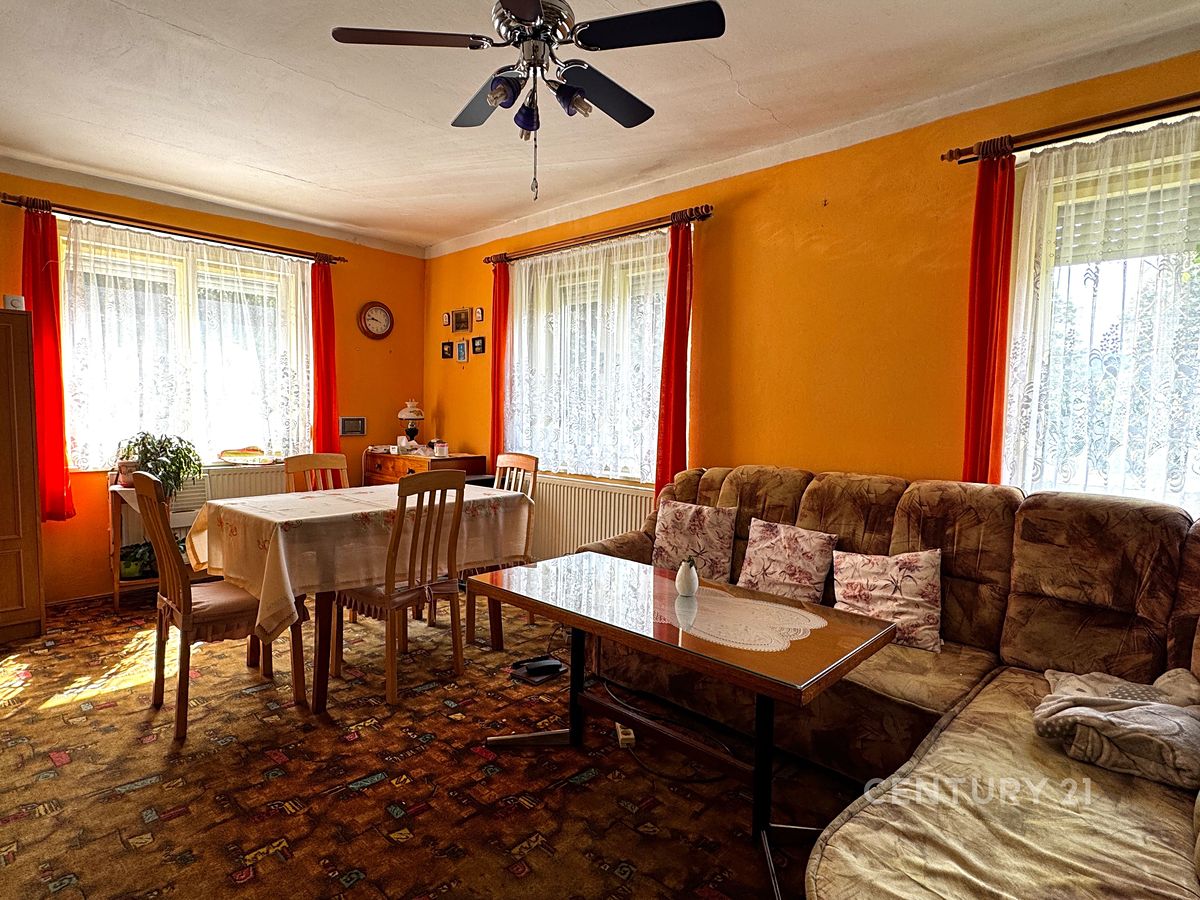 Prodej rodinného domu 223 m², pozemek 623 m² – fotografie 4