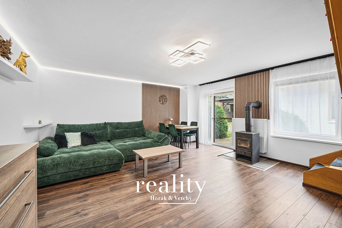 Prodej rodinného domu 235 m², pozemek 1280 m² – fotografie 4
