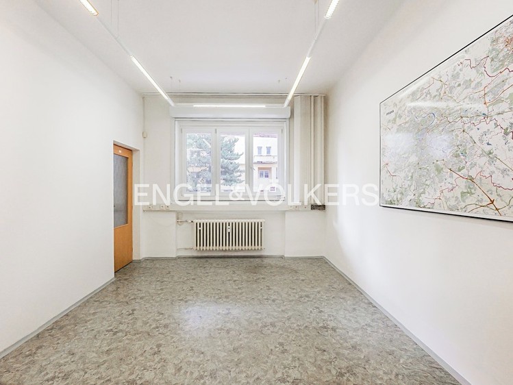 Pronájem komerčního prostoru, 39 m² (1 z 8)
