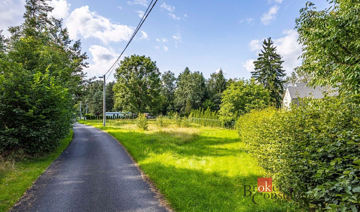 Prodej stavebního pozemku 896 m² – fotografie 3