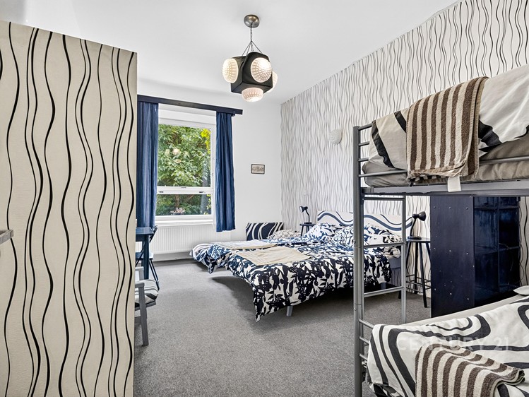 Haus zum Kauf, 303 m² (22 von 45)