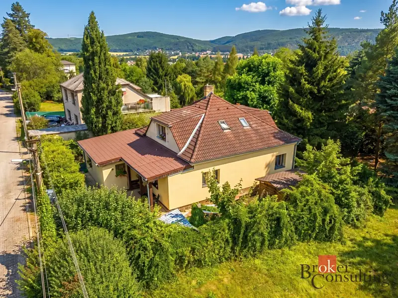 Prodej rodinného domu 160 m², pozemek 861 m², Dobřichovice – náhled fotky 1