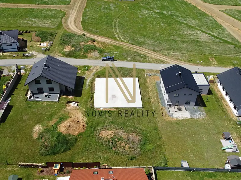 Prodej stavebního pozemku 964 m², Osvračín – náhled fotky 2