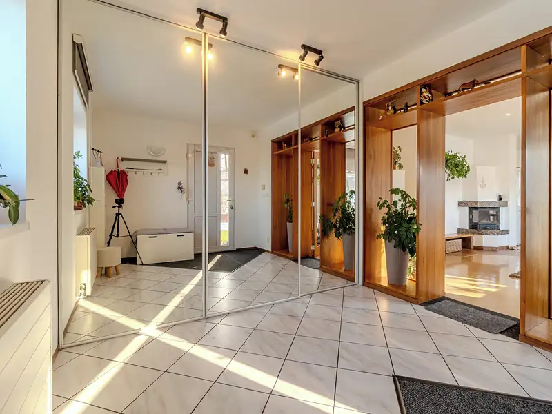 Prodej rodinného domu 180 m², pozemek 680 m², Vřesina – náhled fotky 3
