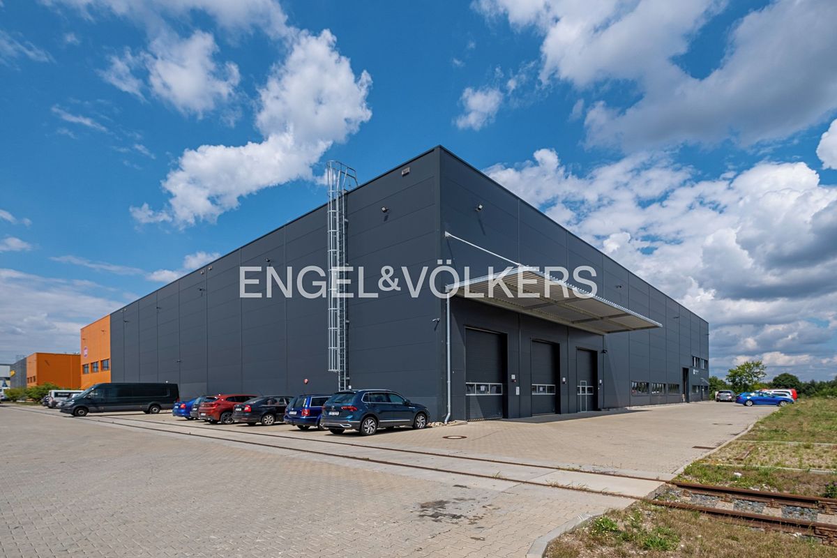 Pronájem skladového prostoru 1080 m²