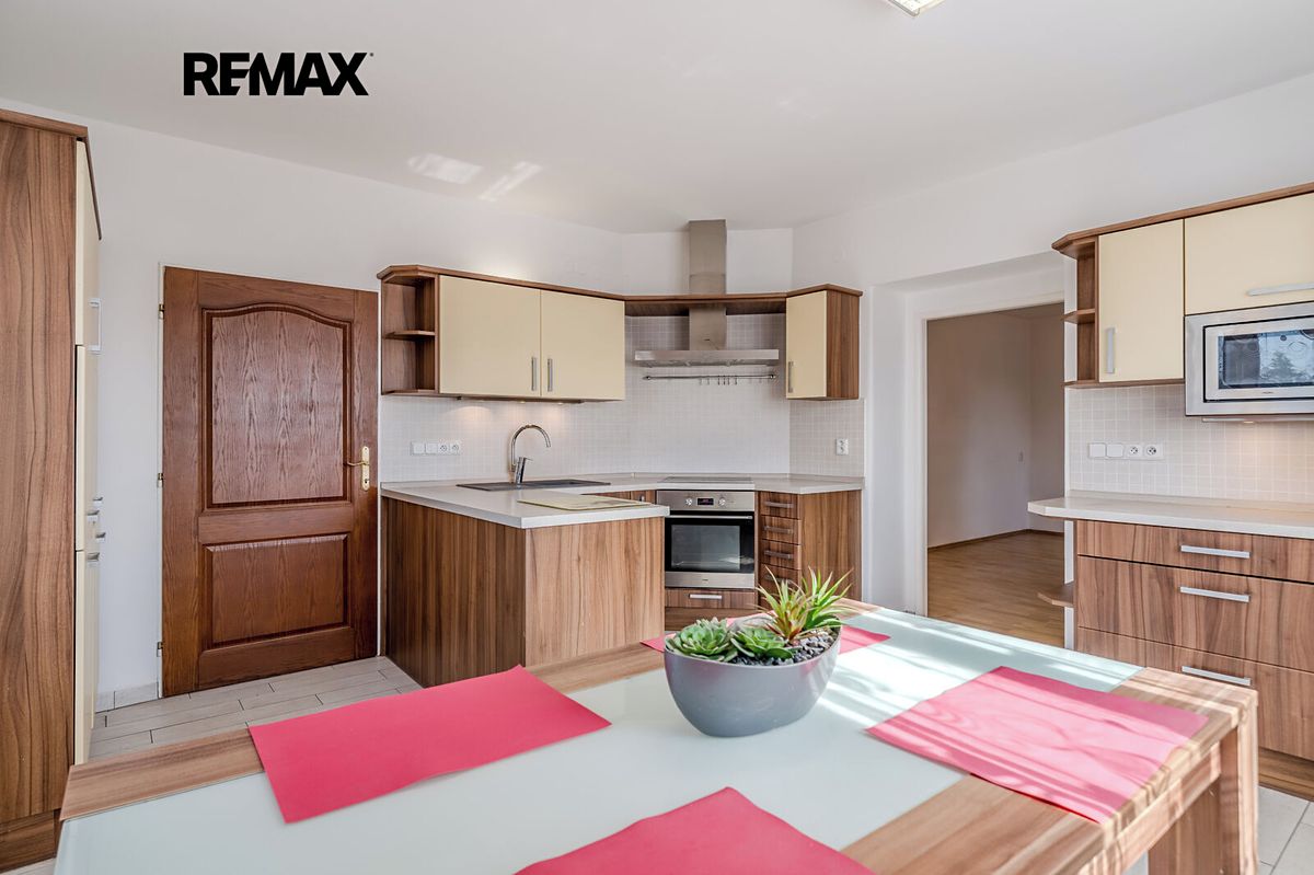 Prodej rodinného domu 151 m², pozemek 903 m² – fotografie 5