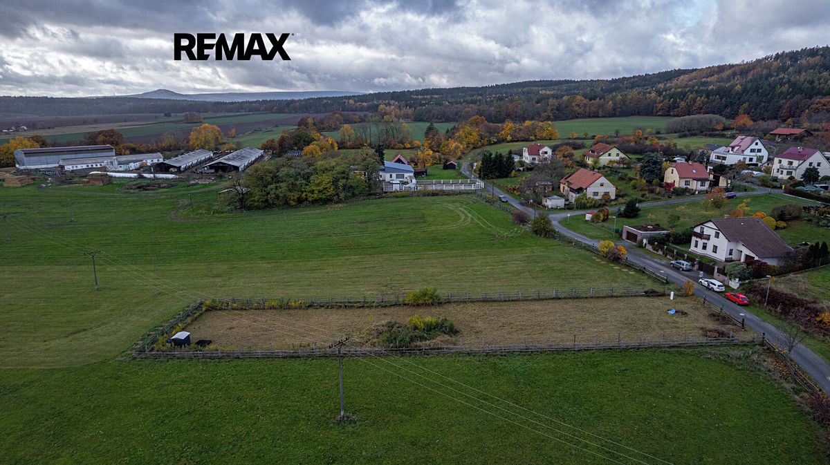 Prodej stavebního pozemku 1487 m² – fotografie 2