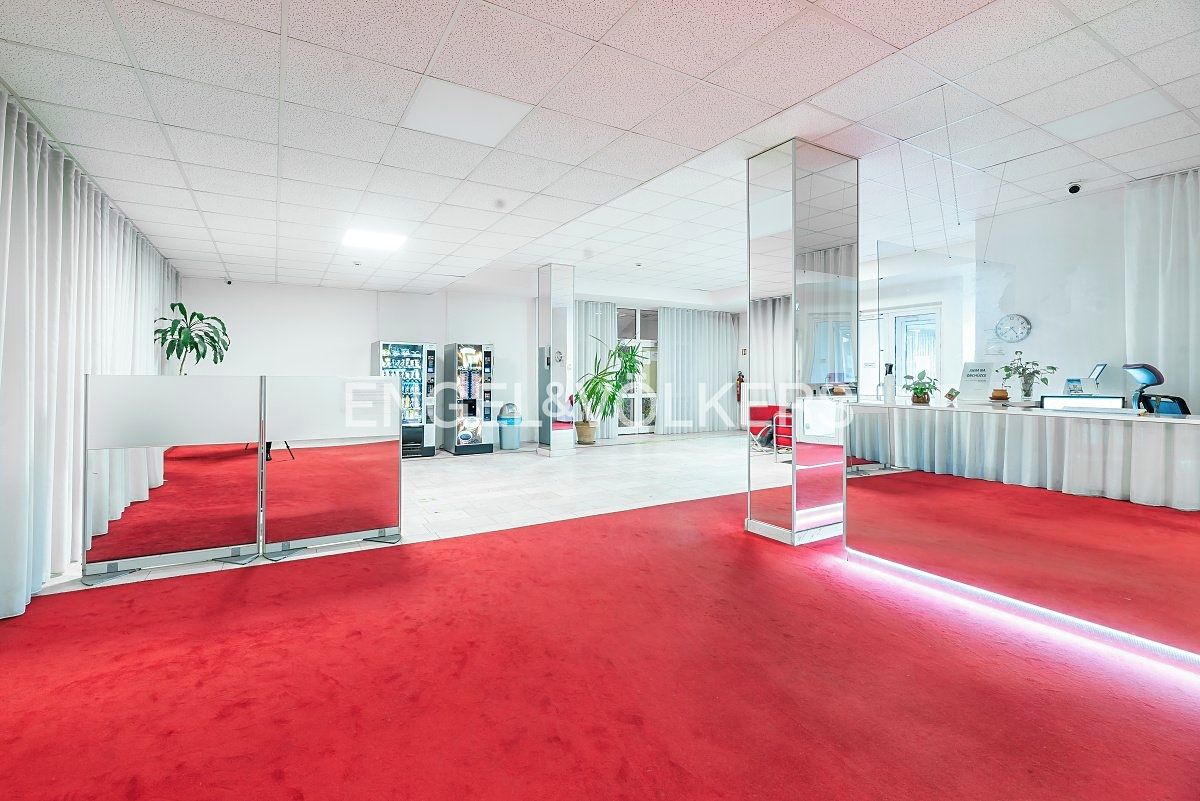 Pronájem kanceláře 350 m² – fotografie 2