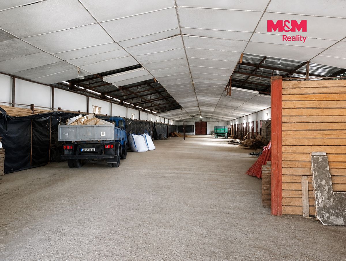 Pronájem obchodního prostoru 990 m² – fotografie 2