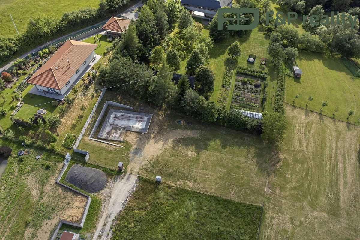 Prodej rodinného domu 93 m², pozemek 1244 m² – fotografie 2