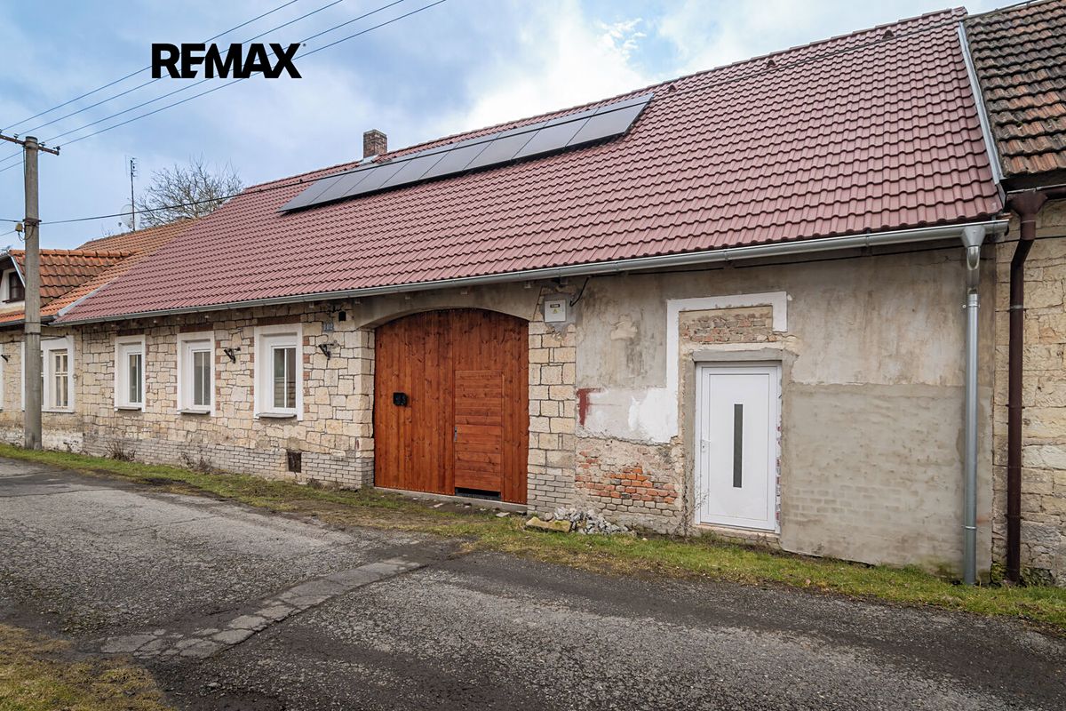 Prodej rodinného domu 235 m², pozemek 520 m² – fotografie 2