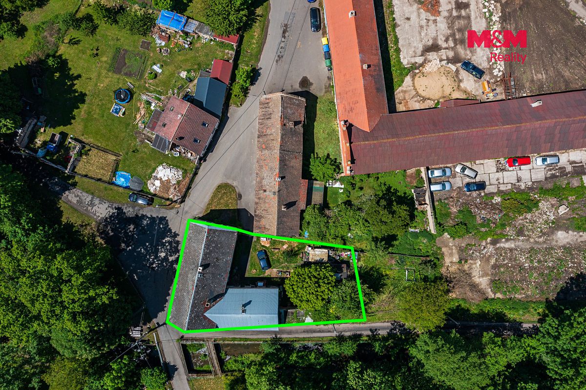 Prodej rodinného domu 245 m², pozemek 693 m² – fotografie 2