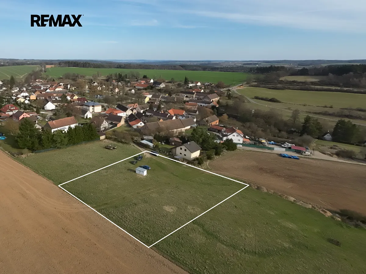 Prodej stavebního pozemku 2501 m²