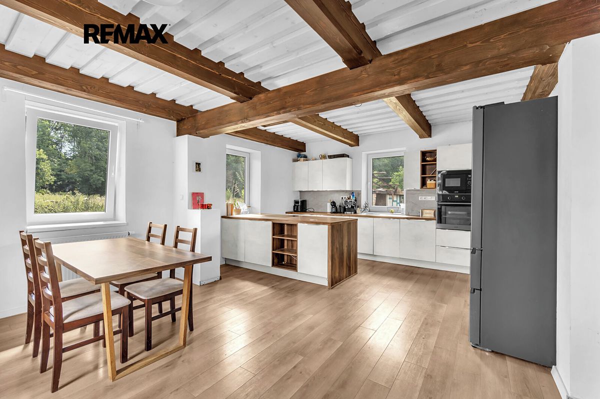 Prodej rodinného domu 136 m², pozemek 970 m² – fotografie 3