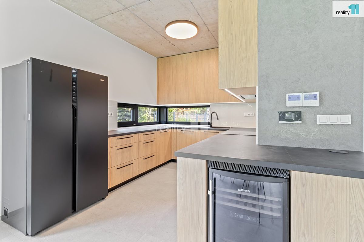 Pronájem rodinného domu 202 m², pozemek 348 m² – fotografie 5