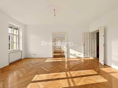 Pronájem kanceláře 240 m²
