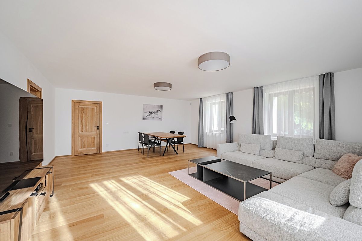 Prodej vily 500 m², pozemek 3222 m² – fotografie 5