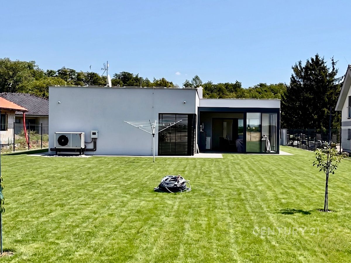 Prodej rodinného domu 182 m², pozemek 1127 m² – fotografie 3