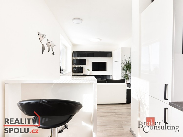 Квартира 1+kk в оренду, 33 м² (6 з 10)