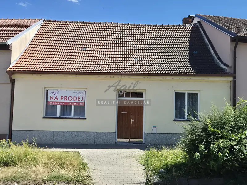 Prodej rodinného domu 256 m², pozemek 256 m², Šlapanice – náhled fotky 1