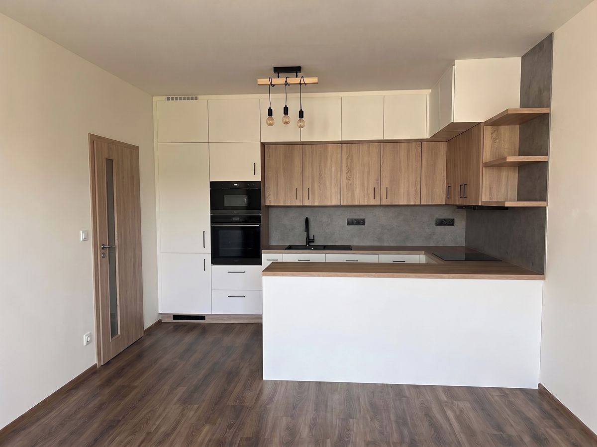 Pronájem bytu 2+kk 56 m² – fotografie 2