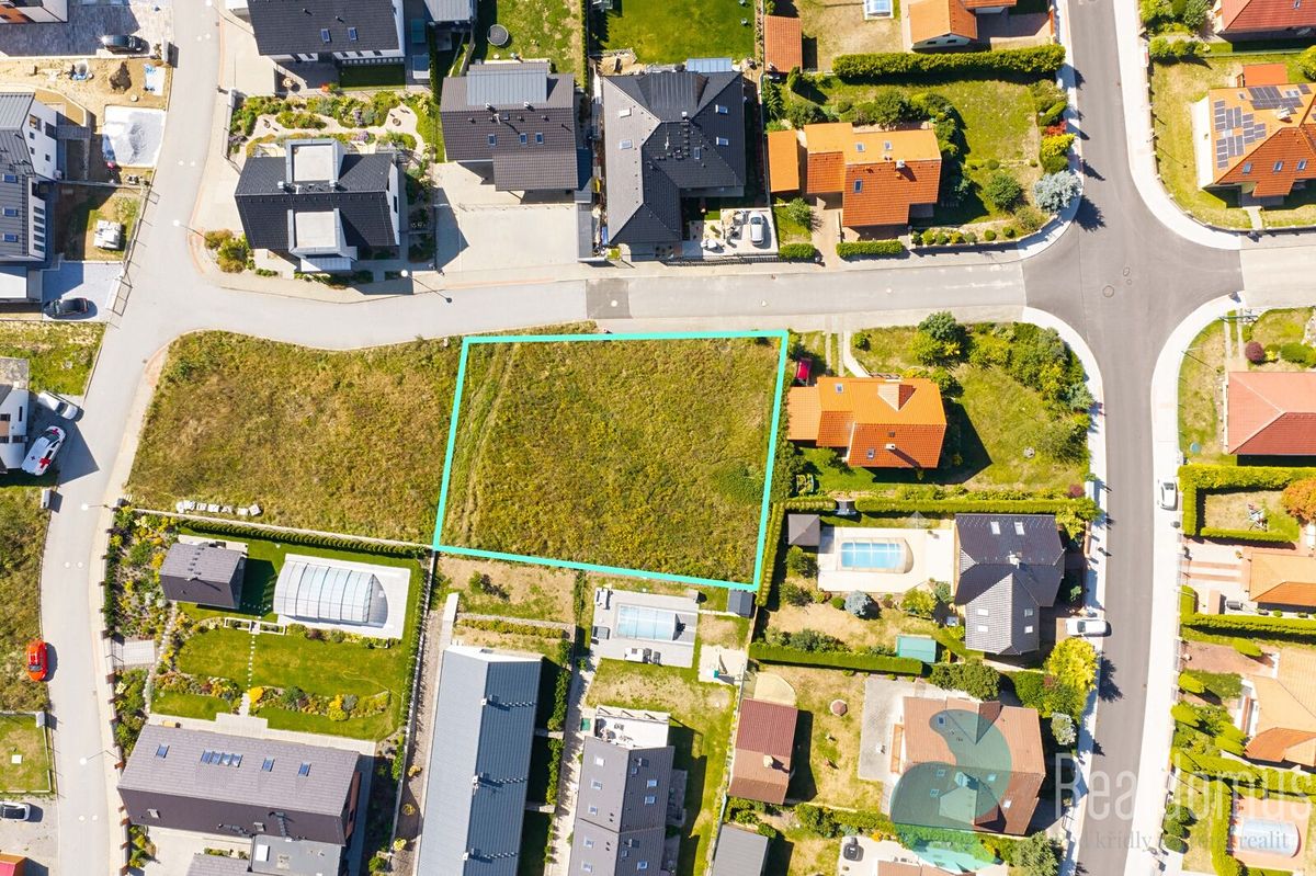 Prodej stavebního pozemku 1045 m² – fotografie 3