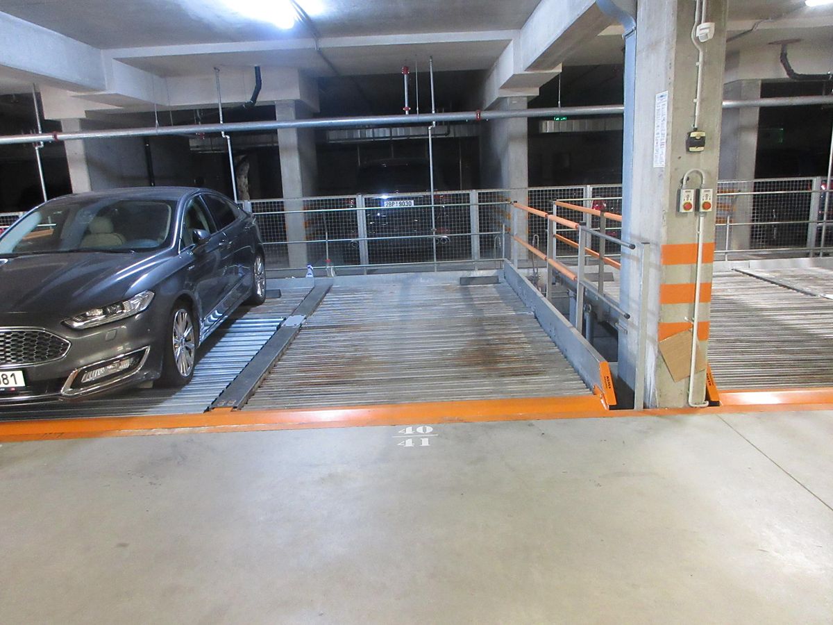 Pronájem garážového stání 12 m²