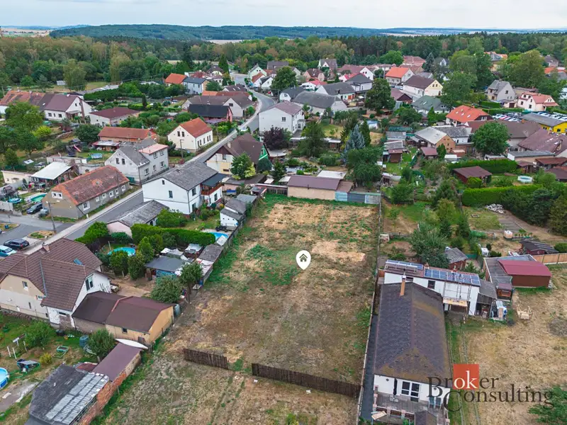 Prodej stavebního pozemku 1640 m², Břasy – náhled fotky 1