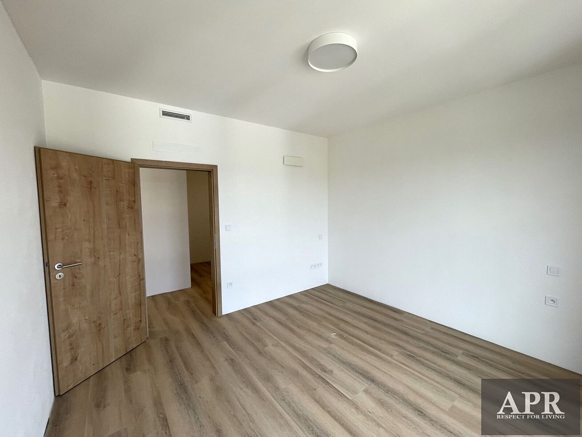 Pronájem bytu 2+kk 66 m² – fotografie 5
