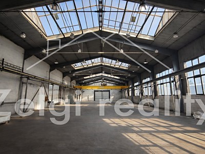 Pronájem komerčního prostoru, 1 920 m² (3 z 6)