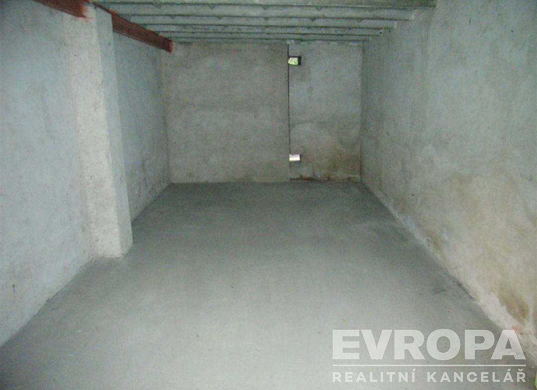 Pronájem garáže 19 m² – fotografie 3