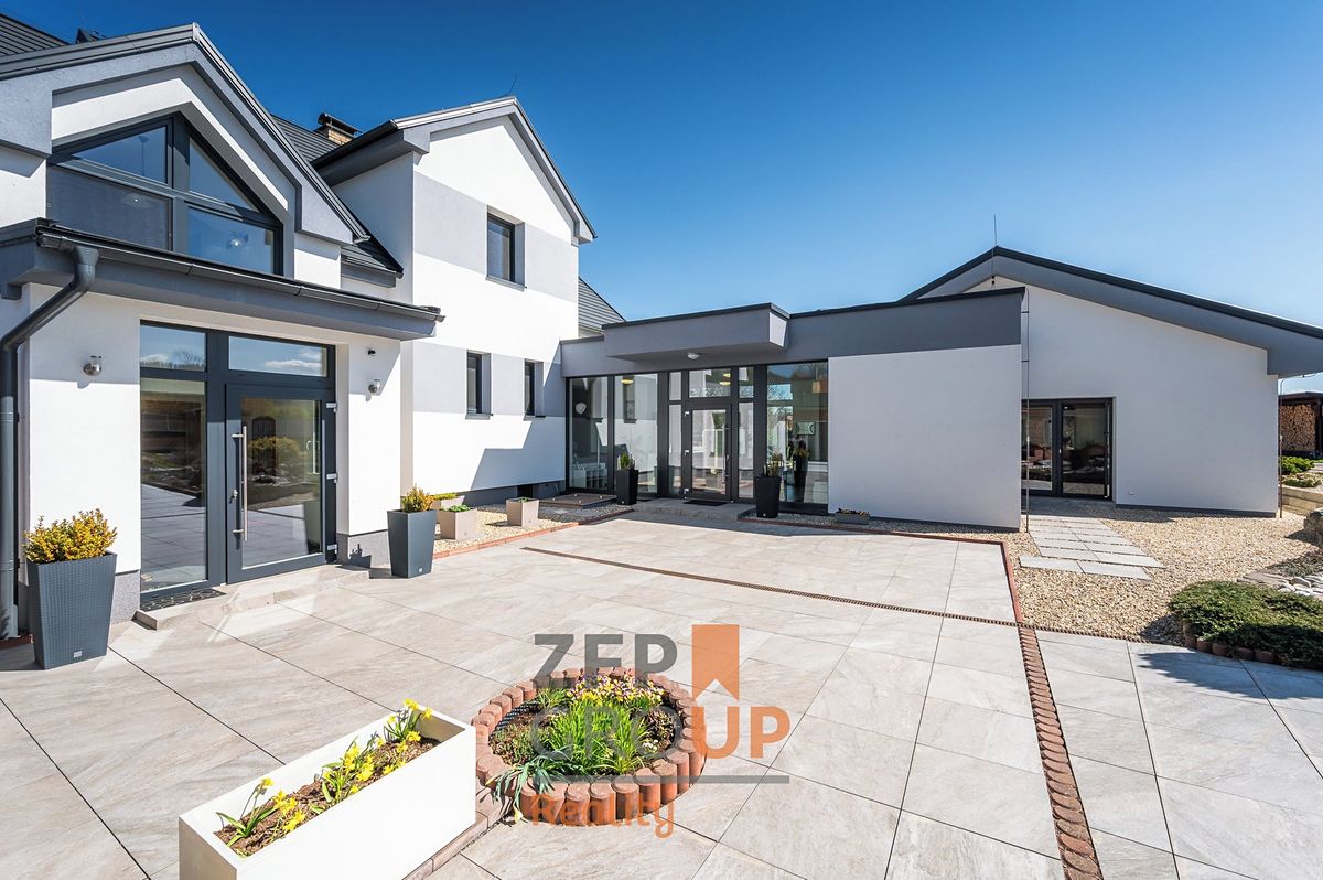 Prodej rodinného domu 450 m², pozemek 4129 m² – fotografie 2