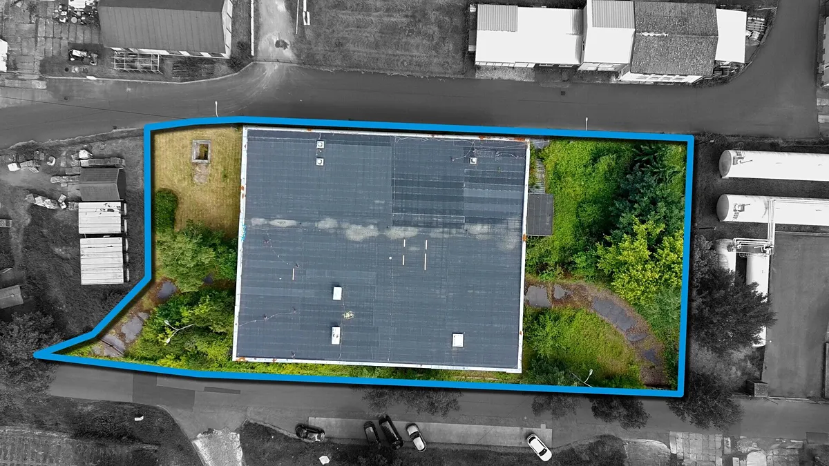 Prodej výrobní haly, prostoru 3000 m²