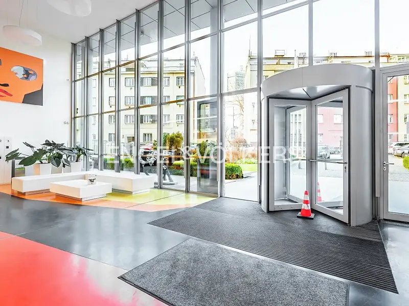 Pronájem kanceláře 974 m², Praha – náhled fotky 3