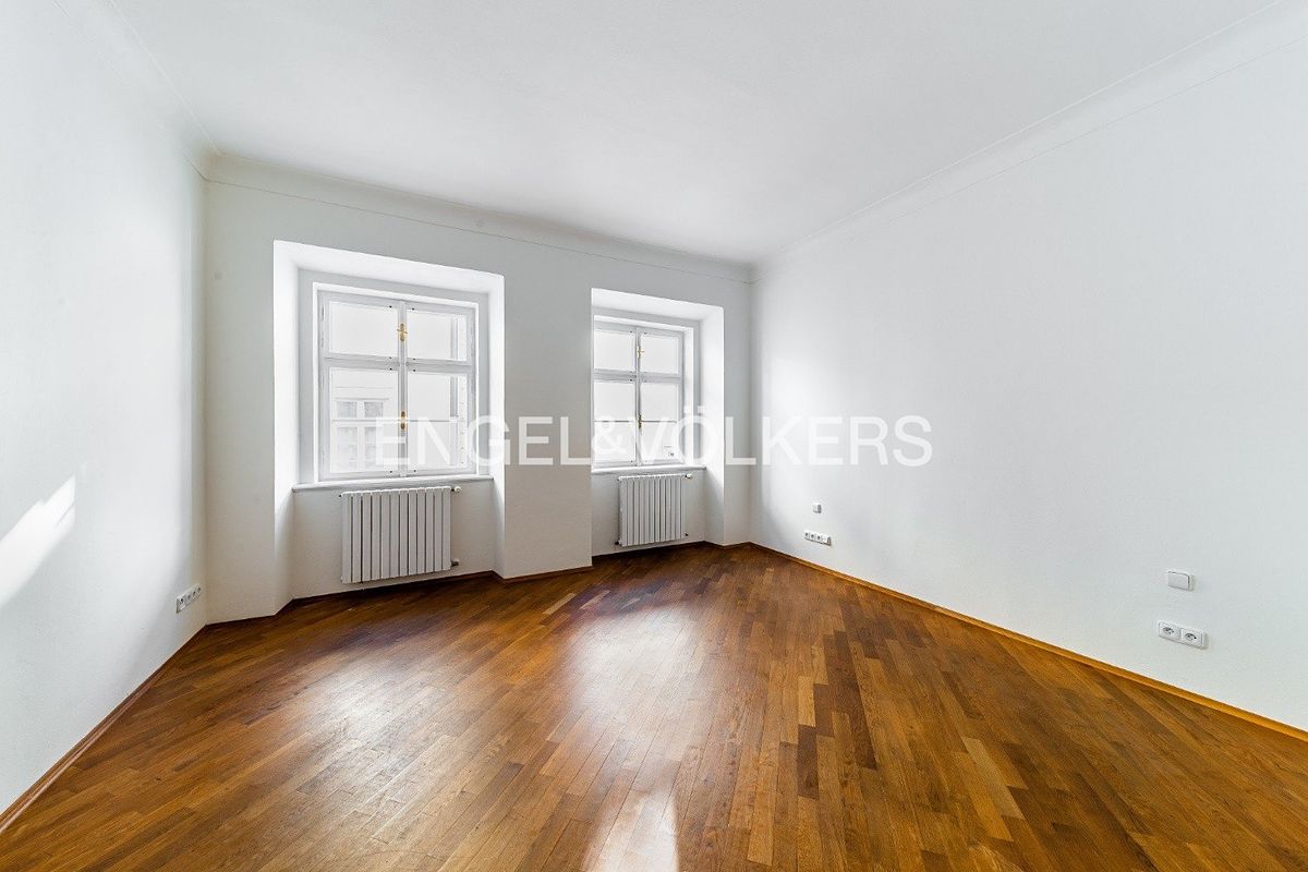 Pronájem bytu 4+1 170 m² – fotografie 3