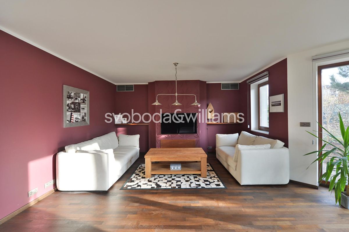 Pronájem rodinného domu 260 m², pozemek 821 m² – fotografie 4