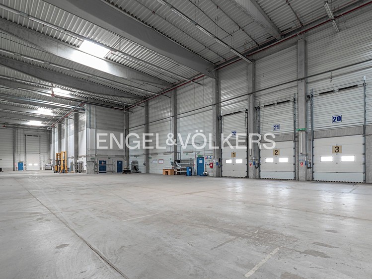 Комерційне приміщення в оренду, 3 661 м² (4 з 10)