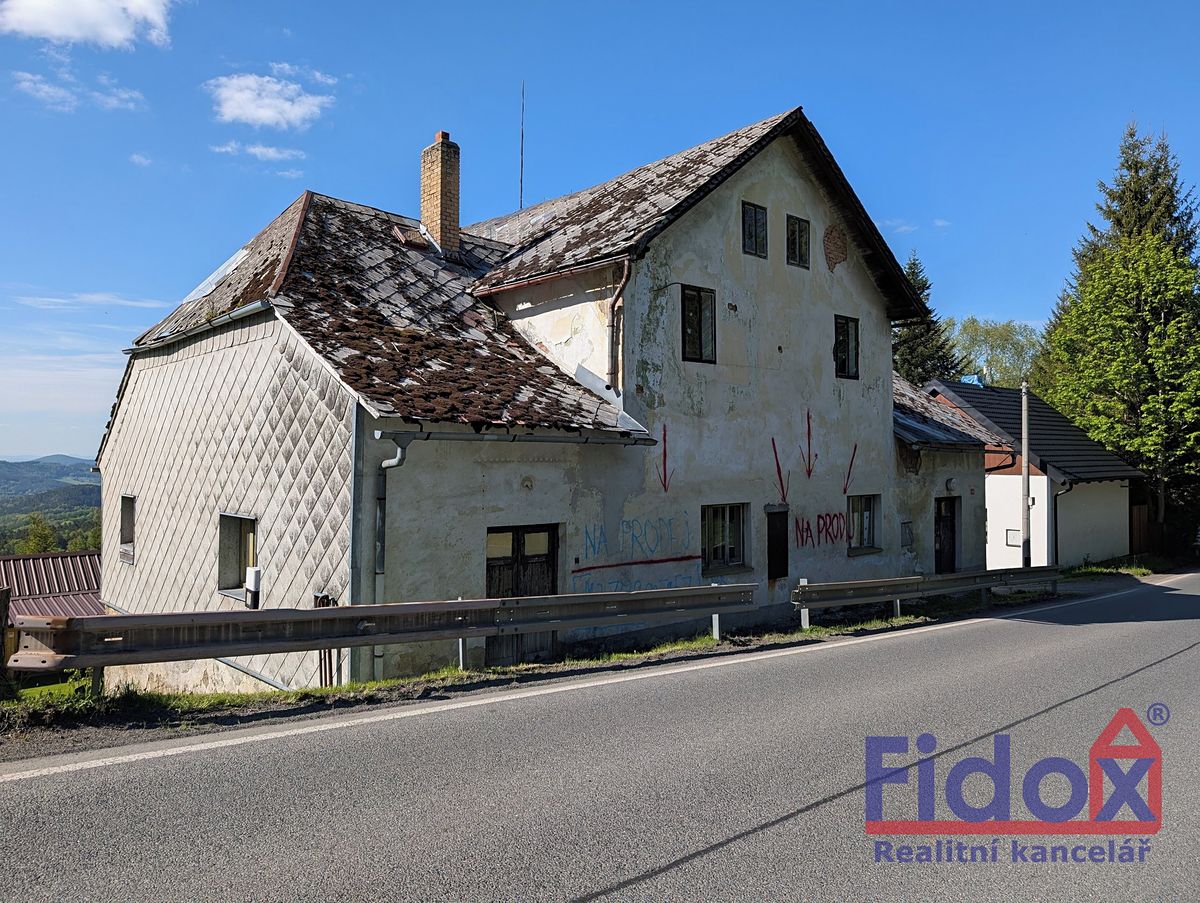Prodej rodinného domu 430 m², pozemek 829 m²