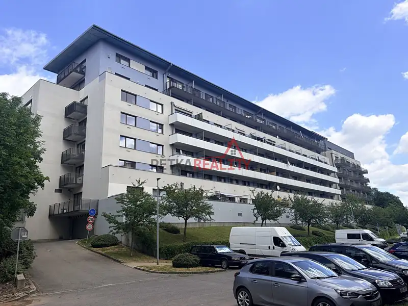 Prodej bytu 1+kk 40 m², Praha – náhled fotky 1