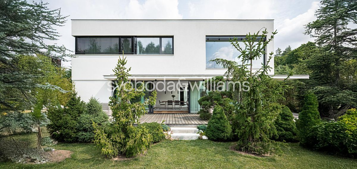 Prodej rodinného domu 274 m², pozemek 1549 m²