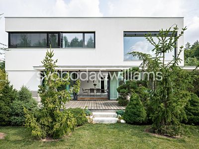 Prodej rodinného domu 274 m², pozemek 1549 m²
